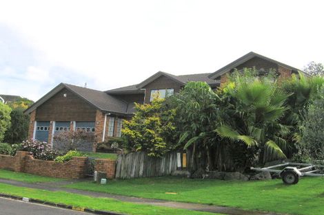 Photo of property in 13 Chisbury Terrace, Shelly Park, Auckland, 2014