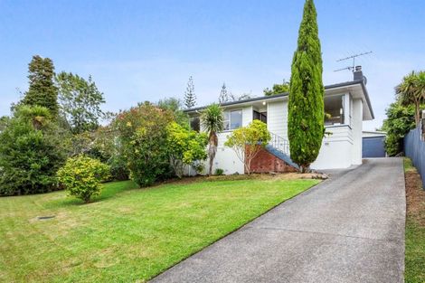 Photo of property in 3 Temuri Place, Glendene, Auckland, 0602