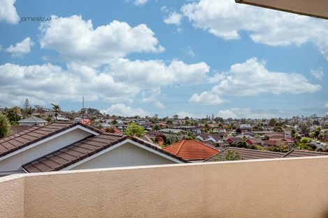 Photo of property in 1/17 Cambric Place, Botany Downs, Auckland, 2010