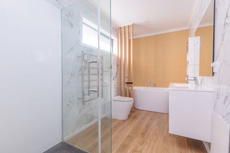 Photo of property in 32 Melksham Drive, Churton Park, Wellington, 6037