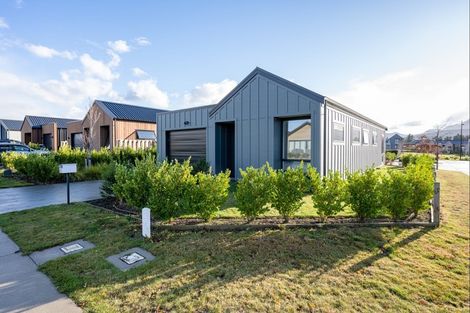 Photo of property in 38 Obelisk Street, Wanaka, 9305