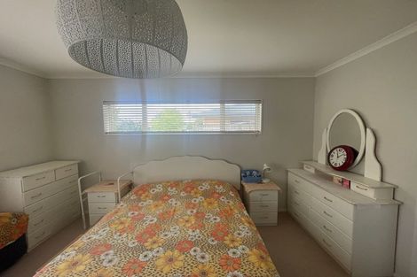 Photo of property in 11 Millington Place, Huntington Park, Auckland, 2013