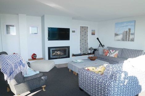 Photo of property in 156 Field Way, Waikanae Beach, Waikanae, 5036