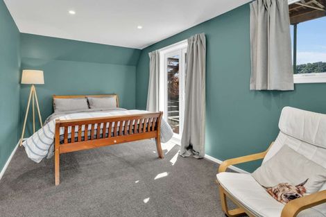 Photo of property in 82 Milton Terrace, Picton, 7220