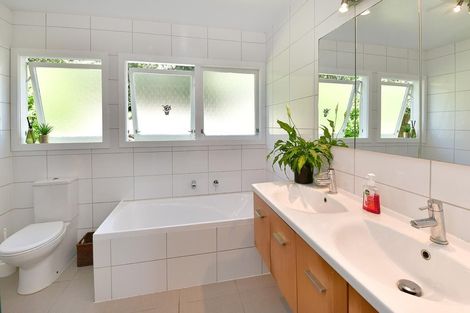 Photo of property in 68 Alexander Avenue, Torbay, Auckland, 0630