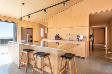 Photo of property in 5 Sowerby Place, Richmond Hill, Christchurch, 8081