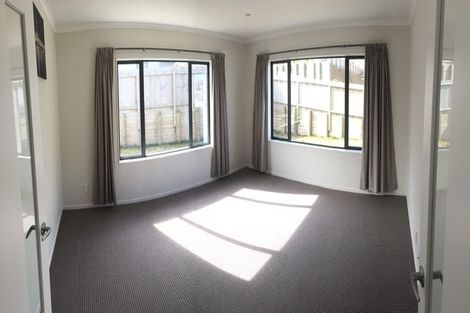 Photo of property in 20 Havana Rise, Grenada Village, Wellington, 6037