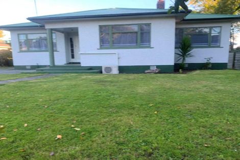 Photo of property in 13 Weraroa Road, Waverley, 4510