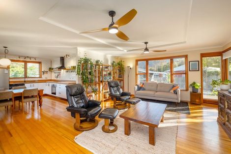 Photo of property in 9 Card Crescent, Featherston, 5710