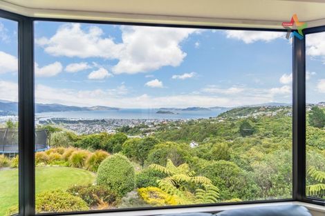 Photo of property in 9 Oceanview Terrace, Tirohanga, Lower Hutt, 5010