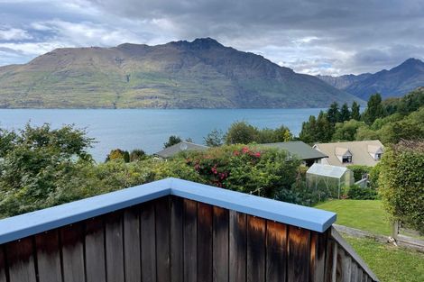 Photo of property in 5 Moss Lane, Sunshine Bay, Queenstown, 9300
