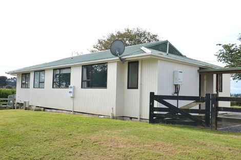 Photo of property in 580 Burtt Road, Runciman, Drury, 2578