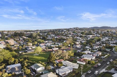 Photo of property in 22 Sarona Avenue, Glen Eden, Auckland, 0602