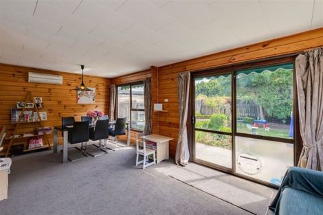 Photo of property in 6 Tracy Place, Redwood, Christchurch, 8051