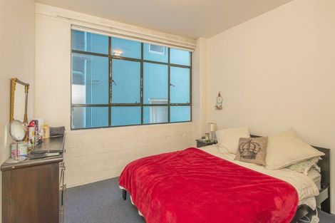 Photo of property in Endeavour Apartments, 20/125 Thorndon Quay, Pipitea, Wellington, 6011