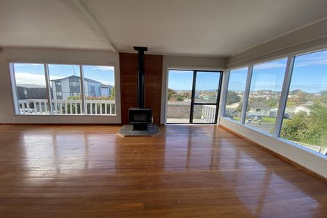 Photo of property in 54 Potter Avenue, Northcote, Auckland, 0627