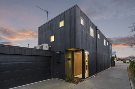 Photo of property in 12 Edgeware Road, St Albans, Christchurch, 8014