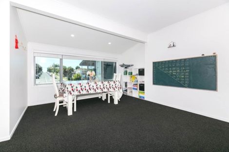 Photo of property in 2/50 Taharoto Road, Takapuna, Auckland, 0622