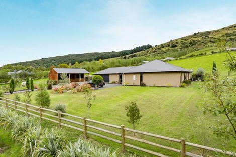 Photo of property in 38 Tara Hills Drive, North Taieri, Mosgiel, 9092