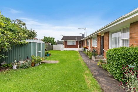 Photo of property in 2/8 Fraser Road, Papatoetoe, Auckland, 2025