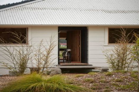 Photo of property in 1 Shaw Road, Eskdale, Napier, 4182