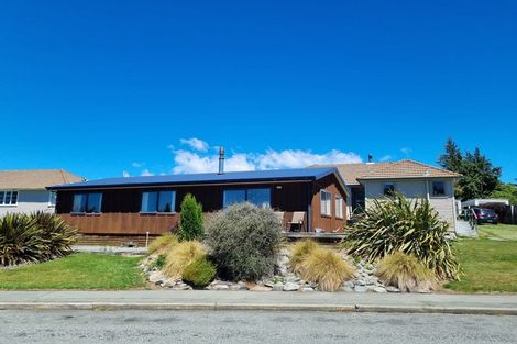 Photo of property in 16 Aorangi Crescent, Lake Tekapo, 7999