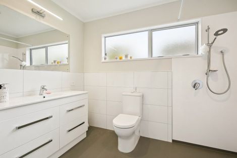 Photo of property in 2a Mckeefry Grove, Tawa, Wellington, 5028