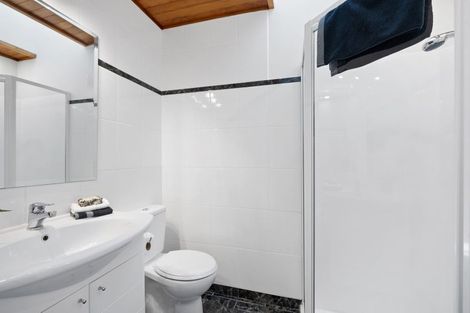 Photo of property in 6 Odin Place, Beach Haven, Auckland, 0626