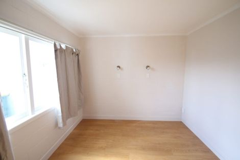 Photo of property in 10 Kereru Street, Henderson, Auckland, 0612