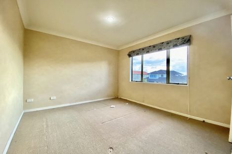 Photo of property in 6 Lissleton Drive, East Tamaki, Auckland, 2013