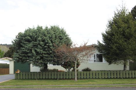 Photo of property in 33 Ward Avenue, Fenton Park, Rotorua, 3010