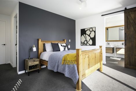 Photo of property in 3/45 Saint Kilda Road, Cambridge, 3434