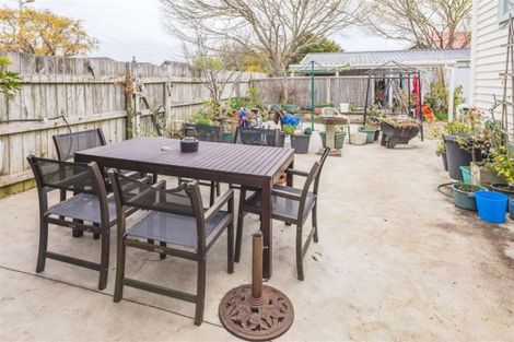 Photo of property in 37 Peakes Road, Saint Johns Hill, Whanganui, 4501