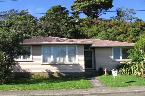 Photo of property in 8 Beverley Grove, Paparangi, Wellington, 6037