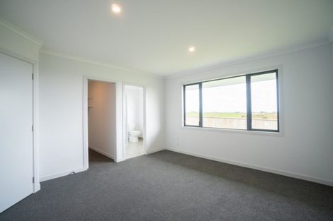 Photo of property in 35 Silicon Way, Fitzherbert, Palmerston North, 4410