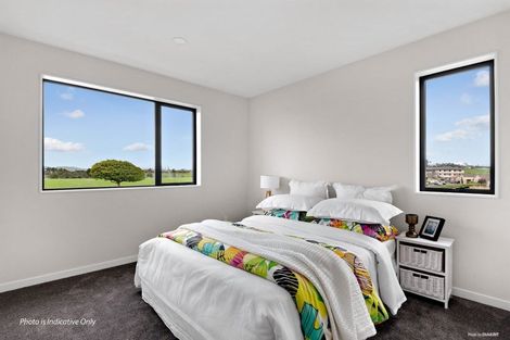 Photo of property in 8 Korowhiti Road, Clarks Beach, 2122