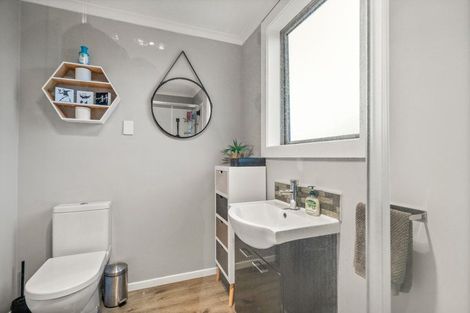 Photo of property in 98 Salford Street, Windsor, Invercargill, 9810