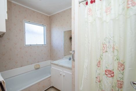 Photo of property in 14 Mahana Road, Ngatea, 3503