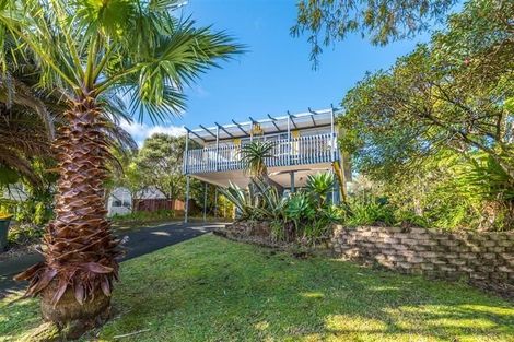 Photo of property in 15 Catalina Crescent, Forrest Hill, Auckland, 0620