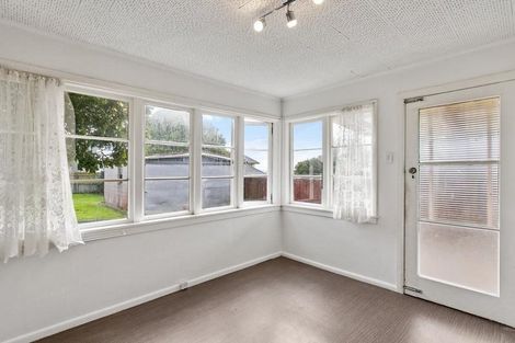 Photo of property in 41 Blockhouse Bay Road, Avondale, Auckland, 1026