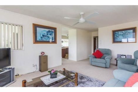 Photo of property in 2/75a West Coast Road, Glen Eden, Auckland, 0602