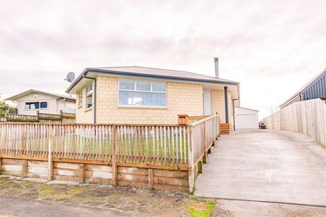 Photo of property in 98 Matai Street, Castlecliff, Whanganui, 4501