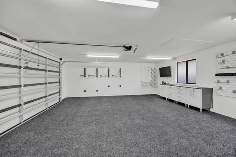 Photo of property in 5 Aheahea Way, Hurworth, New Plymouth, 4310
