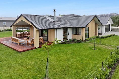 Photo of property in 11 Pisa Moorings Road, Mount Pisa, Cromwell, 9383