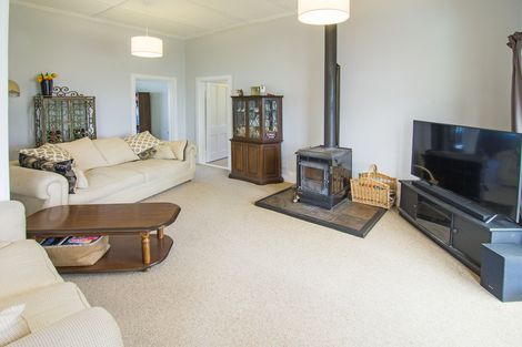 Photo of property in 18 Victoria Street, Carterton, 5713