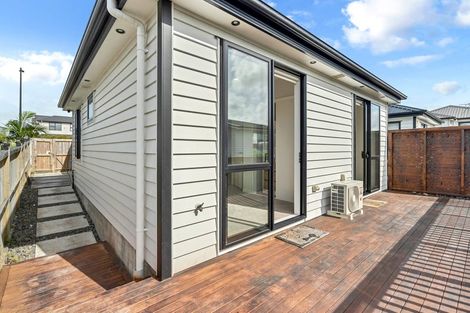 Photo of property in 27 Craigs Way, Hobsonville, Auckland, 0616