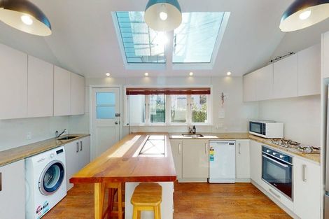 Photo of property in 15 Selwyn Terrace, Thorndon, Wellington, 6011