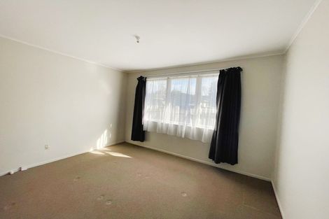 Photo of property in 35 Tarata Crescent, Mangere Bridge, Auckland, 2022
