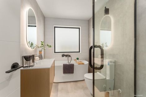 Photo of property in 2/1 Montana Avenue, Murrays Bay, Auckland, 0630