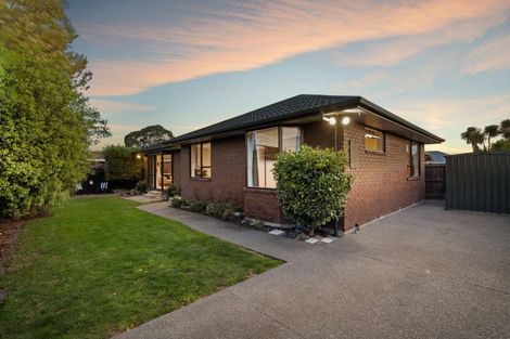 Photo of property in 1/139 Sawyers Arms Road, Northcote, Christchurch, 8052